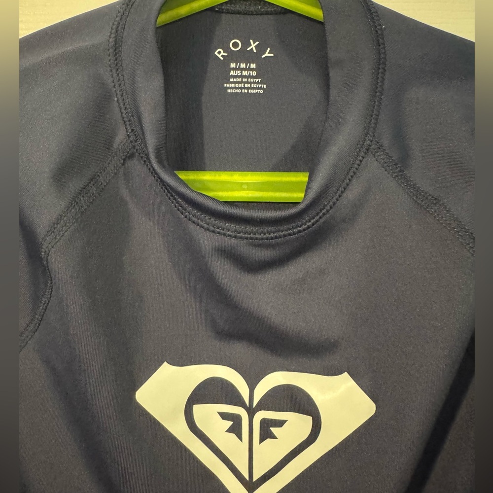 Roxy Woman’s Rashguard - Picture 3 of 4